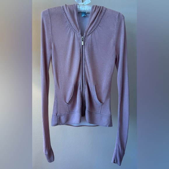 Gift with Purchase - Picture 2 of 12